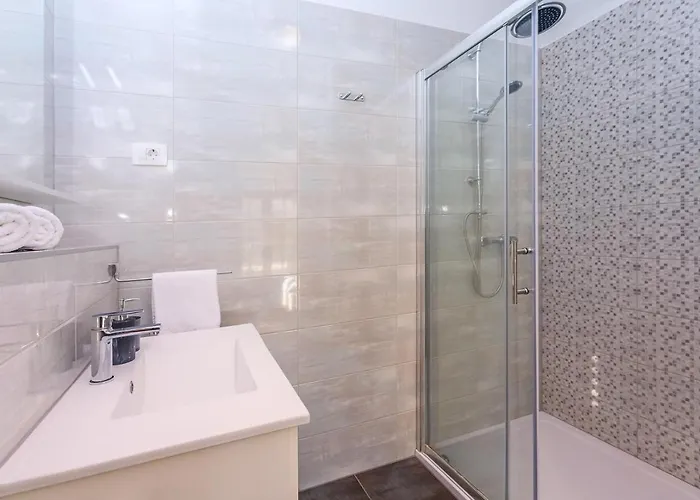 Apartamento Skura Private Heated Pool 32m2, Summer Kitchen, 4 Bedrooms, Garden