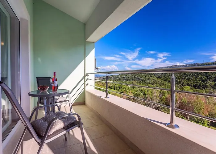 Skura Private Heated Pool 32m2, Summer Kitchen, 4 Bedrooms, Garden Duće