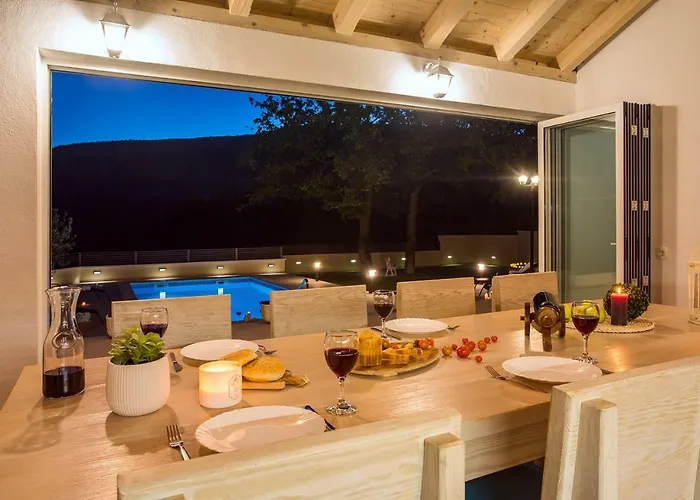 Skura Private Heated Pool 32m2, Summer Kitchen, 4 Bedrooms, Garden Duće